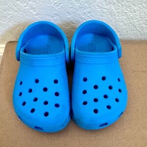 CROCS Kids Vibrant Blue Sandals